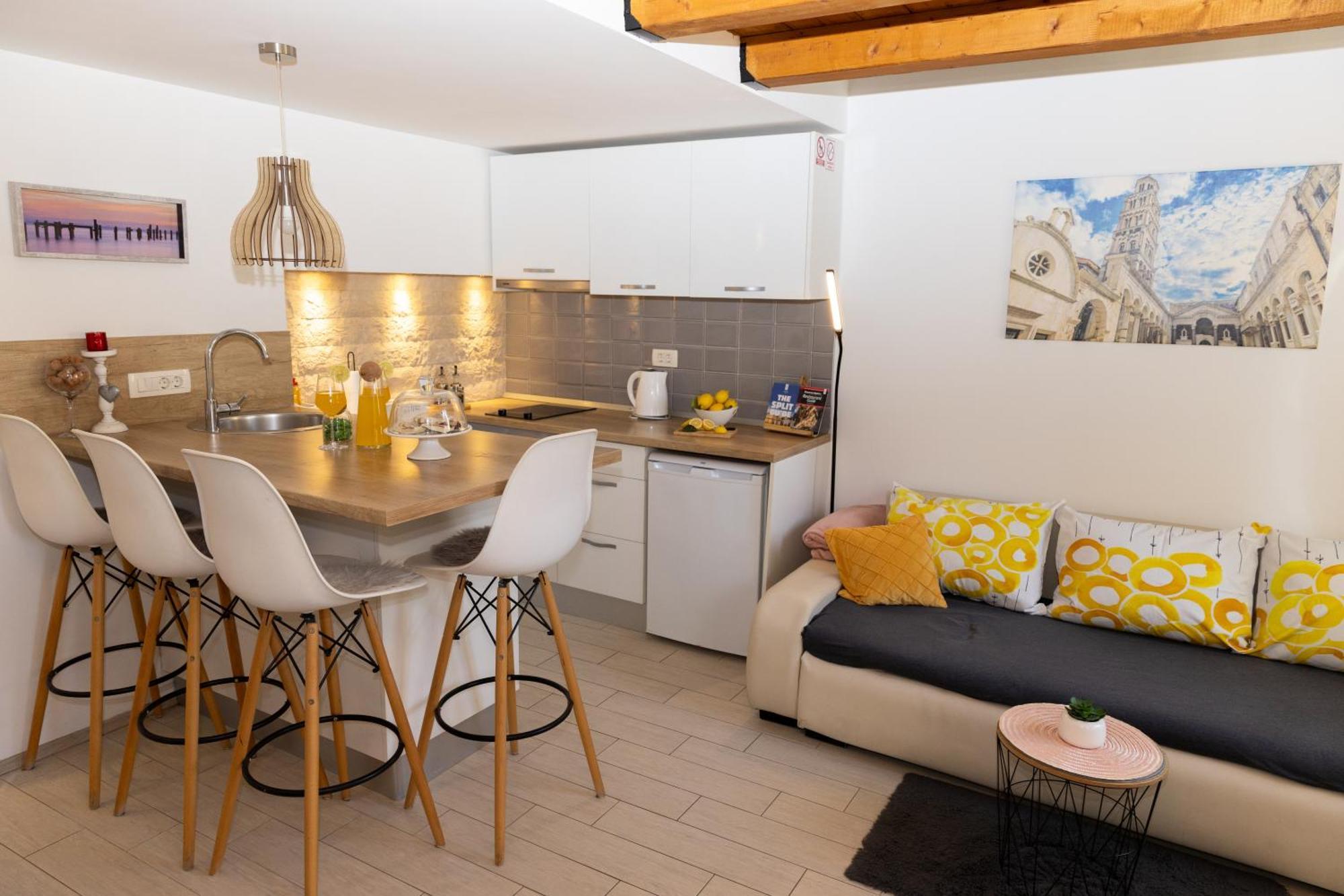 Central Split Rooms And Apartments Paese Bagian luar foto